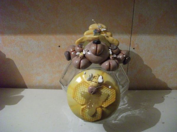 Baleiro urso sentado